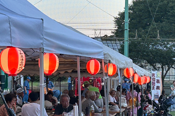 実績事例1571：町内会様のお祭り用オリジナルビニール提灯　活用風景2