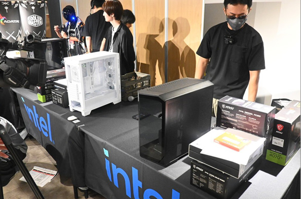 実績事例1588：ノートPC設計・生産会社様のイベント用オリジナルテーブルクロスを製作しました。